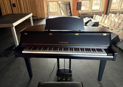 Fortepian cyfrowy Yamaha GT1 z wypożyczalni w sali Starego Maneżu w Gdańsku